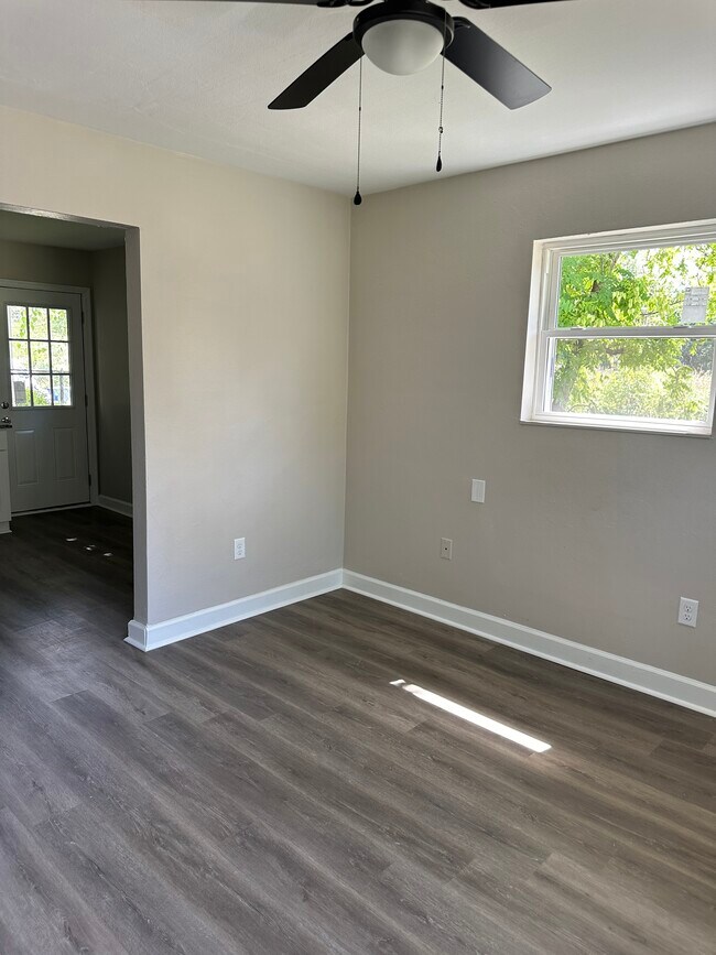 Building Photo - 1616 Bourbon Ave