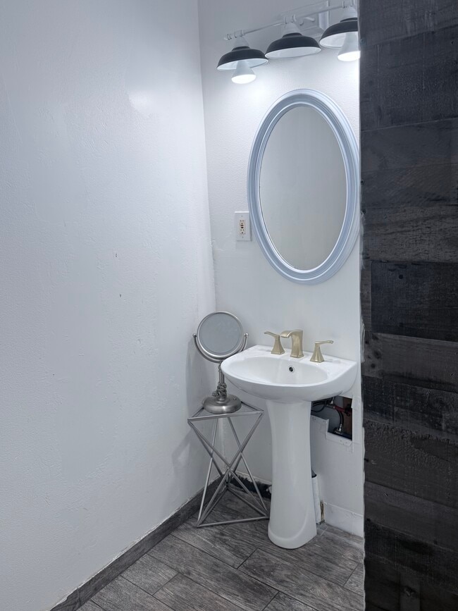 Foto del edificio - 1150 N 9th St