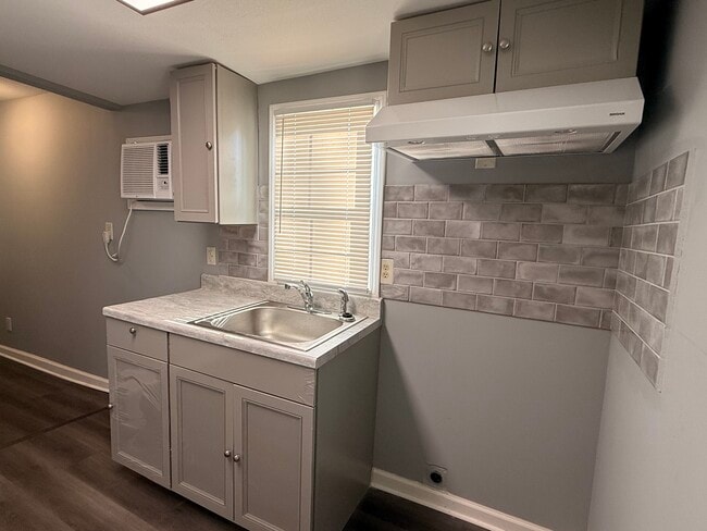 Building Photo - 132 Patten St