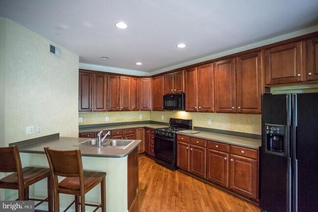 Foto del edificio - 6513 Trask Terrace