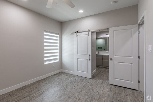 1HAB, 1BA - 775 ft² Alt - THE TREE APARTMENTS