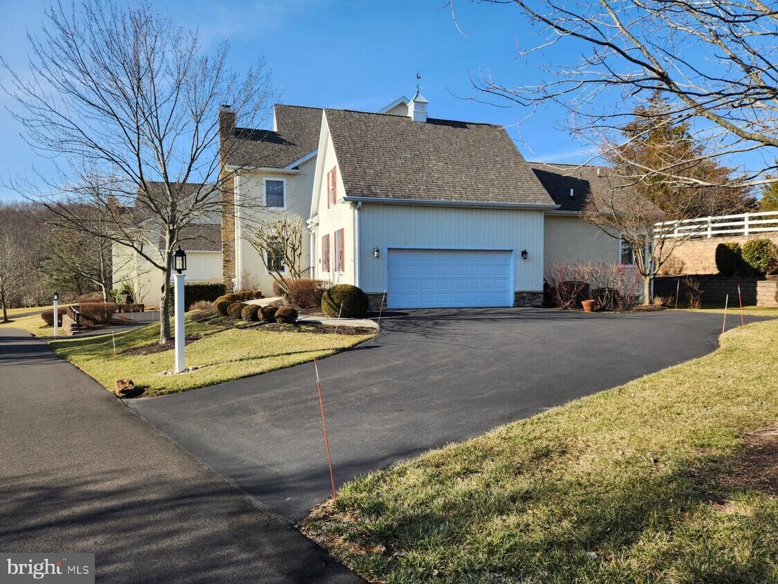 5856 Hickory Hollow Ln, Doylestown, PA 18902 Townhome Rentals in