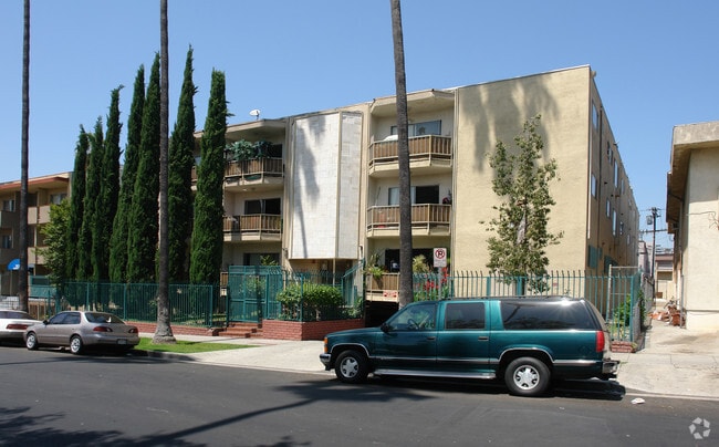 Building Photo - 957 Menlo Ave