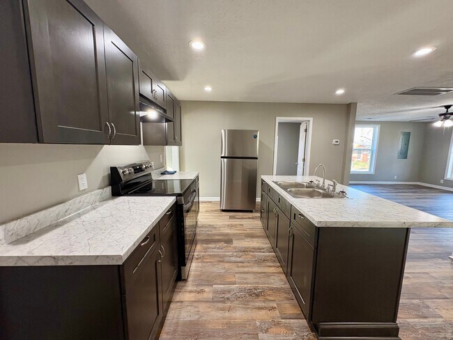 Foto del edificio - 422 Lexington Ave