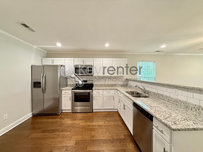 Building Photo - 2214 E 14th St