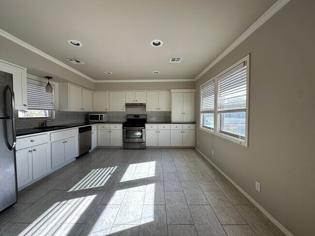 Foto del edificio - 7913 E 129th St