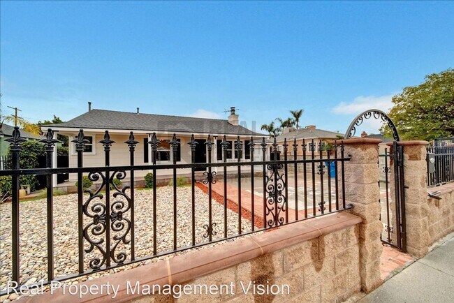 Foto del edificio - 3 br, 2 bath House - 6512 Kraft Ave