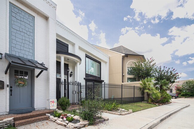 Building Photo - 9404 Denbury Way