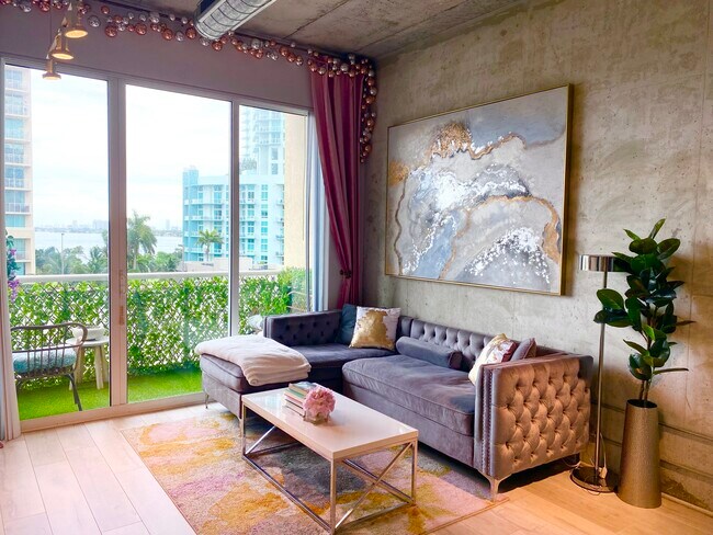 Foto del edificio - 2001 Biscayne Blvd