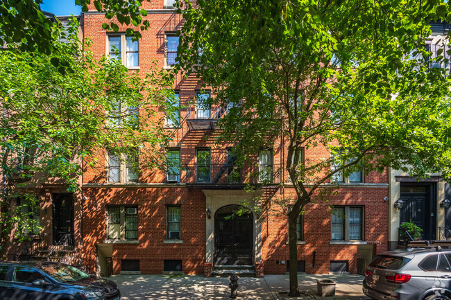 Building Photo - 49 Willow St