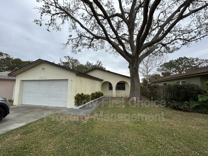 Foto principal - 7049 69th St N