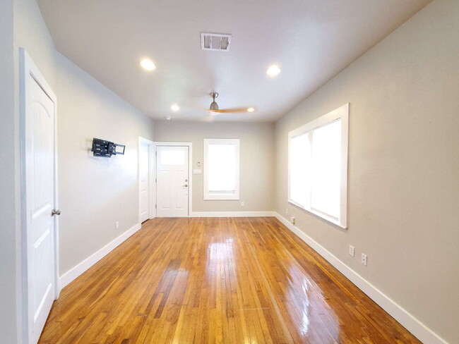 Photo - Modern 2-Bed / 2-Bath in Dignowity Hill with Off-Street Parking Apartment
