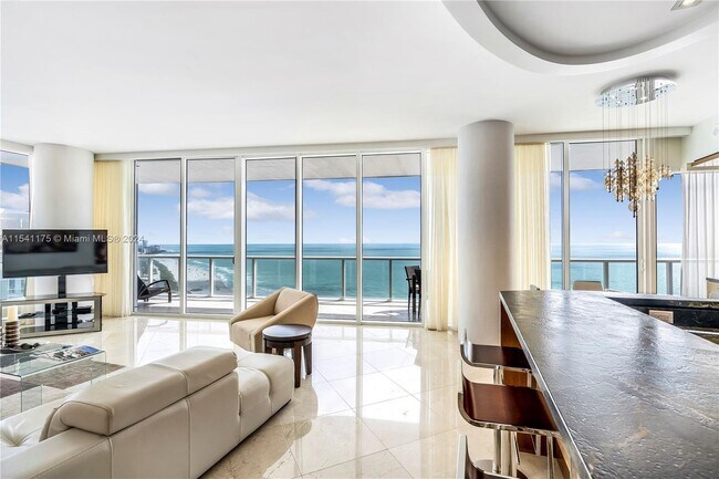 Foto del edificio - 100 South Pointe Dr