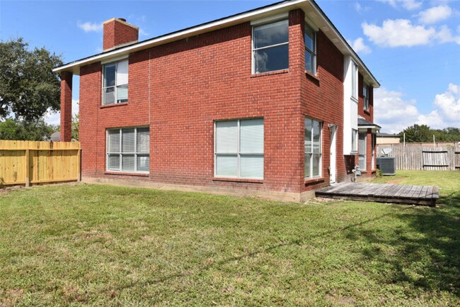 Foto del edificio - 12303 Glenmeadow Dr