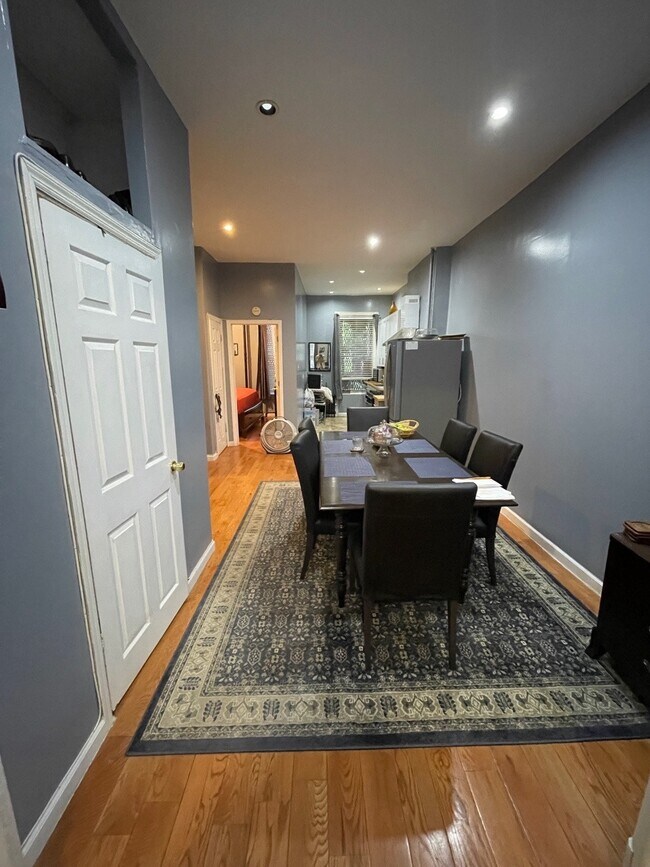 Foto del edificio - 337 Marion St