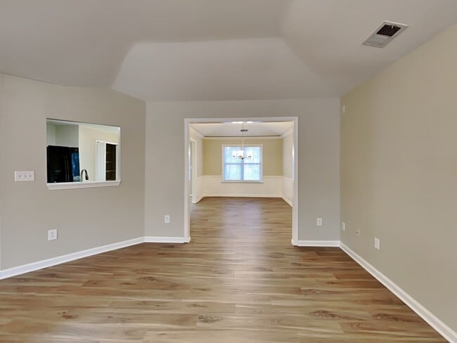 Building Photo - 4950 Promenade Dr SW