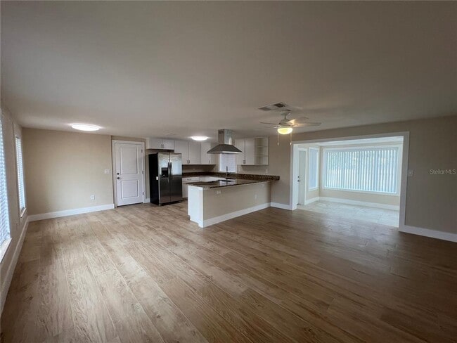 Foto del edificio - 421 Adams Ct NW