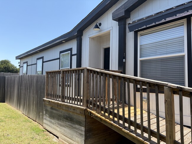Building Photo - 216 Alabama Trl