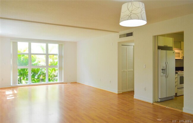 Foto del edificio - 1101 99th St