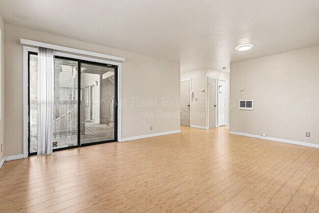 Foto del edificio - 815 E 28th St