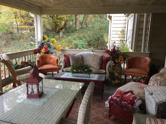 Building Photo - 391 E Rose Tree Rd