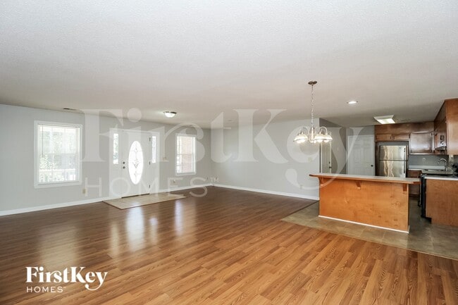 Foto del edificio - 420 Castlewood Rd