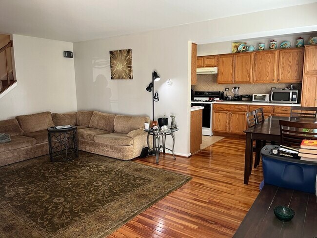 Building Photo - 384 Ashwood Ct