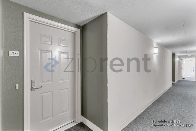 Foto del edificio - 8400 Oceanview Terrace