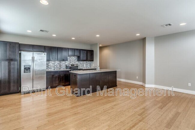 Foto del edificio - 800 NW 8th St. - 1