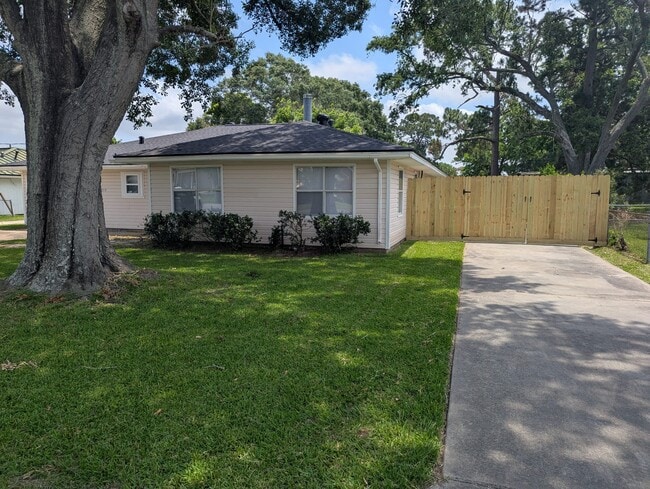 2nd driveway - 2719 Canal Ave