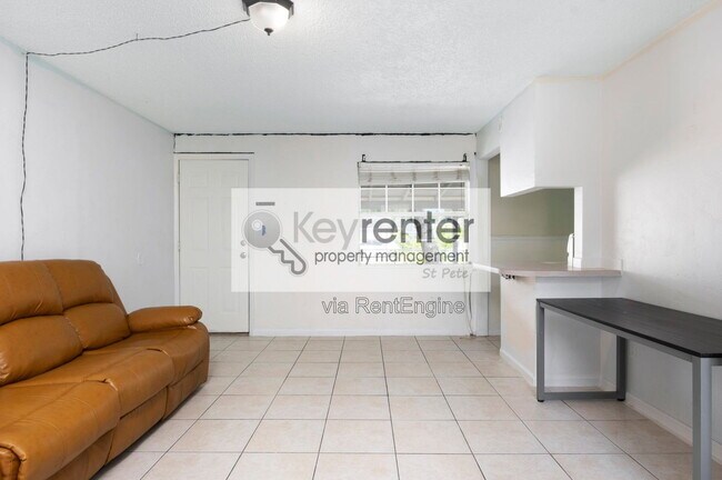 Foto del edificio - 2421 1/2 Burlington Avenue North