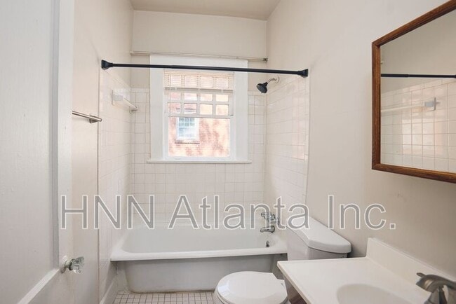 Foto del edificio - 439 N Highland Ave NE