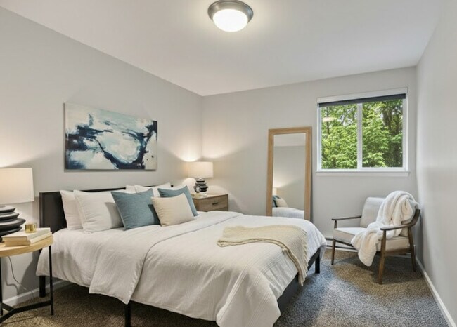 Building Photo - The Highlands Apartments