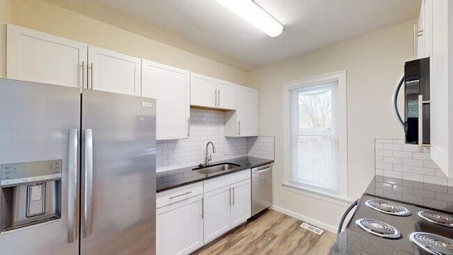 Foto del edificio - 131 E Northwood Ave