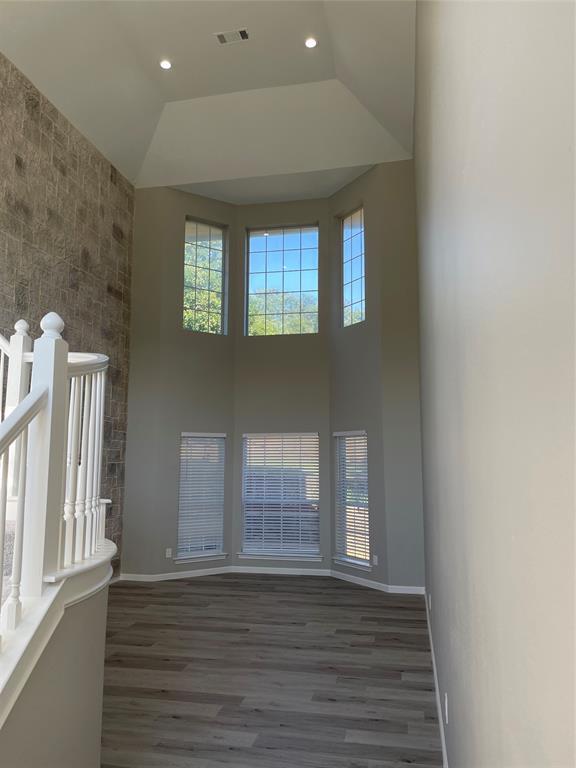 Foto del edificio - 2700 Hillside Dr