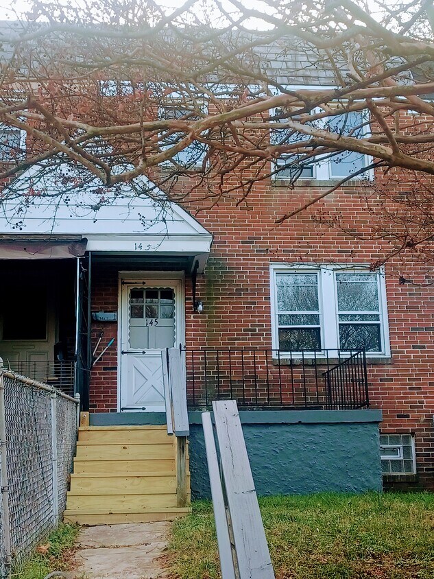 Primary Photo - 145 W Meadow Rd