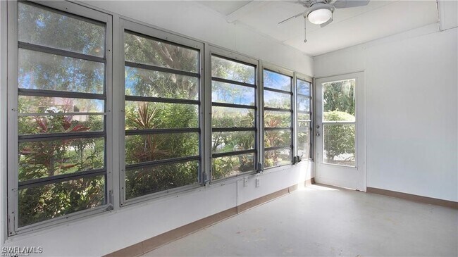 Building Photo - 600 Valley Stream Dr