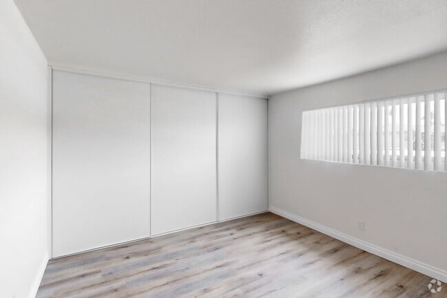 1BR, 1BA - 788SF - Bedroom - Los Arcos Apartments