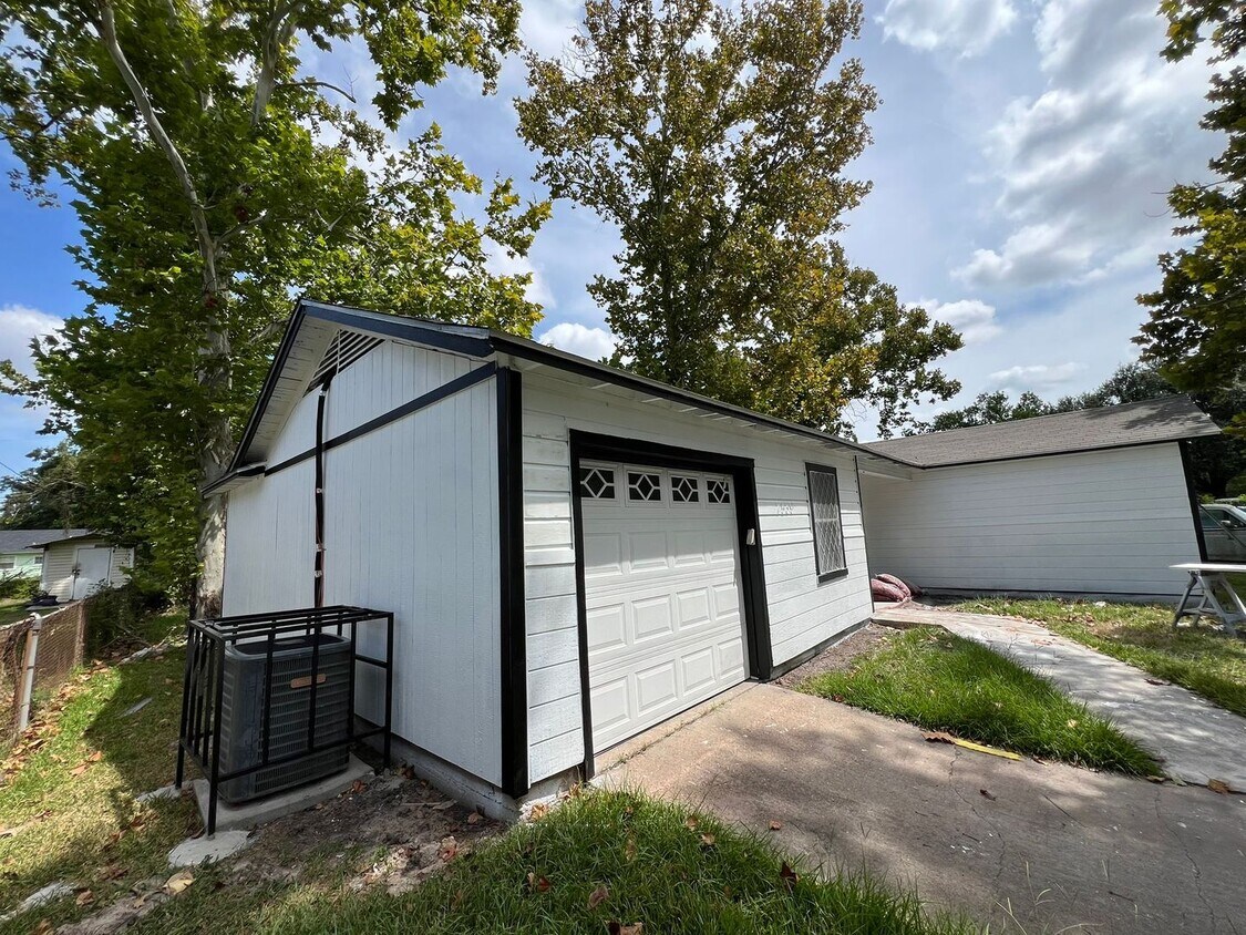 Foto principal - BEAUTIFUL HOME IN HOUSTON. MOVE IN READY!.