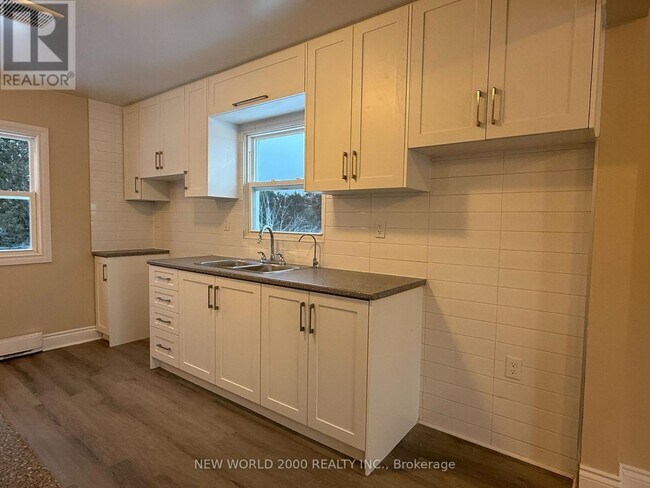 Photo du bâtiment - 18902 Hurontario St