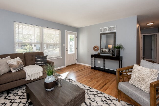 Building Photo - 3247 Greenbridge Dr
