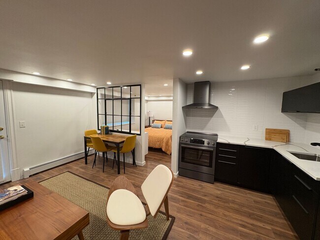 Photo - Charming Studio Apartment