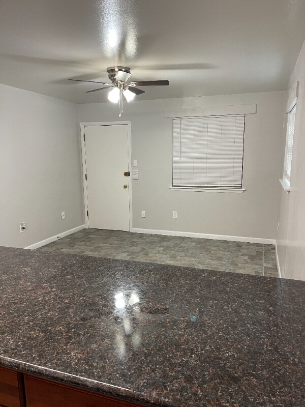 Building Photo - 2525 Annunciation St