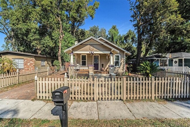 Foto del edificio - 1014 E Emma St