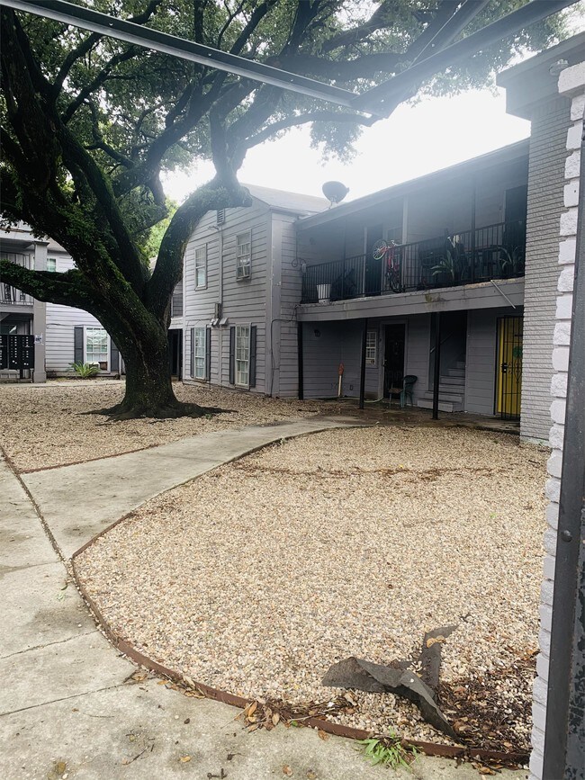 Foto del edificio - 6225 Tierwester St