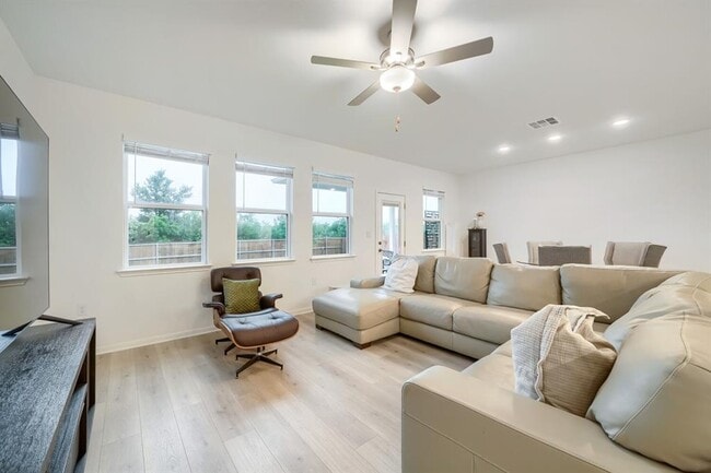 Foto del edificio - 1809 Lorant Ln