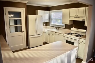 Building Photo - 2225 Helsley Ave