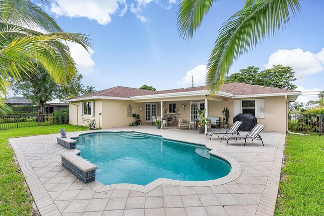 Building Photo - 4690 Palo Verde Dr