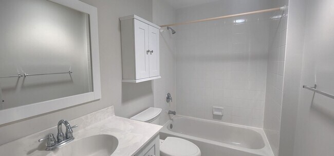 Foto del edificio - BEAUTIFUL 2/2 IN CATALINA OAKS- VERO BEACH
