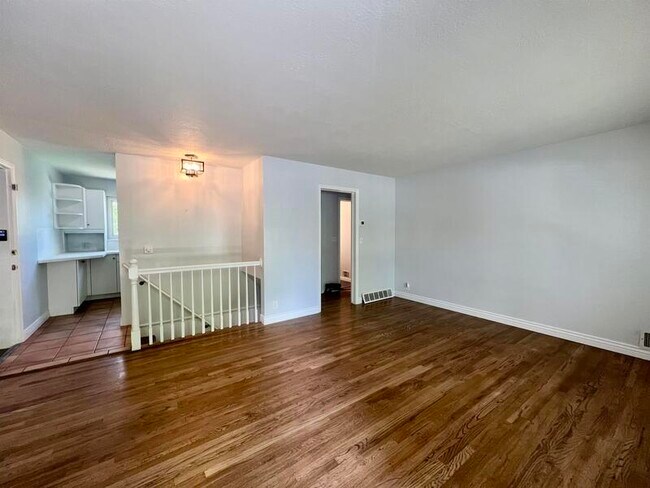 Foto del edificio - 3380 S Santa Rosa Ave